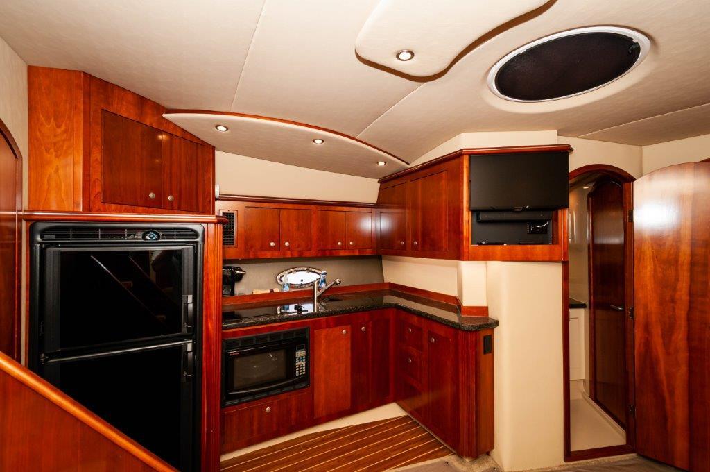 2006 Cruisers Yachts 460 Express  WHISKEY FITZ Galley
