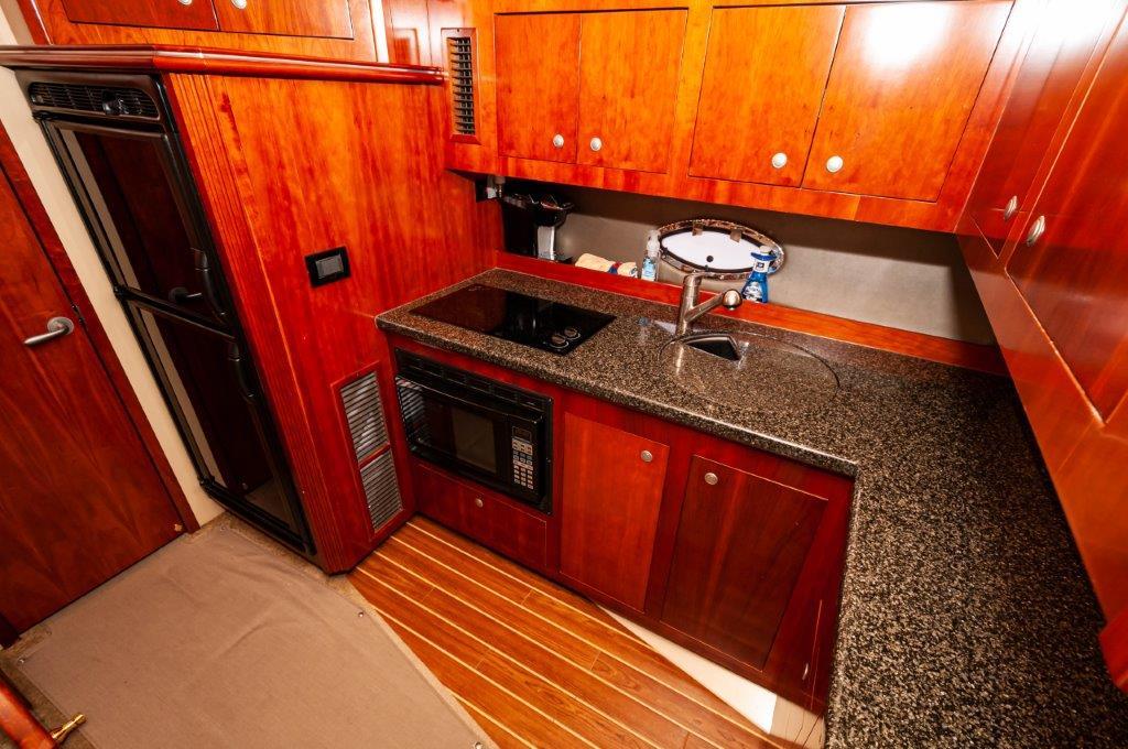 2006 Cruisers Yachts 460 Express  WHISKEY FITZ  Galley 2