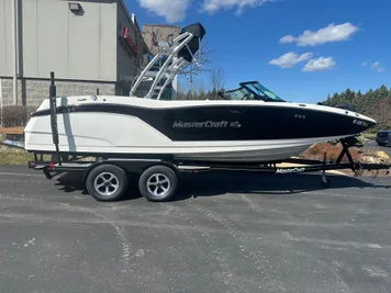 2016 MasterCraft NXT22