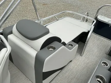 2024 Tahoe Pontoon Boats LTZ - 23 FT Rear Lounger