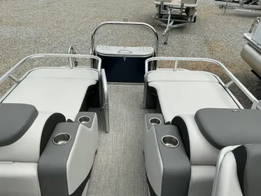 2024 Tahoe Pontoon Boats LTZ - 23 FT Rear Lounger