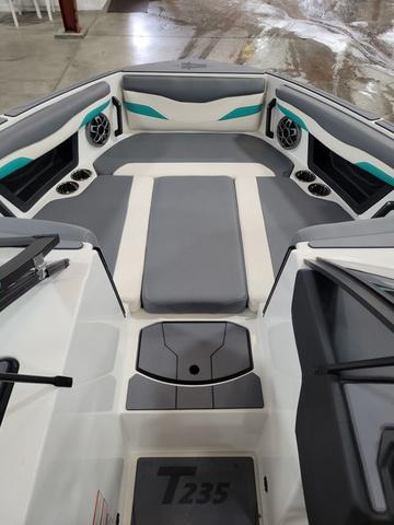 2023 Axis Wake Research T235