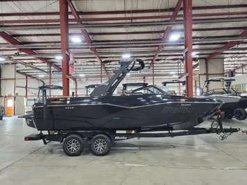 2023 Malibu 22 LSV