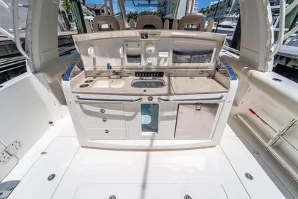 2017 Boston Whaler 420 Outrage