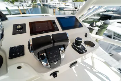 2017 Boston Whaler 420 Outrage