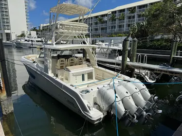 2017 Boston Whaler 420 Outrage