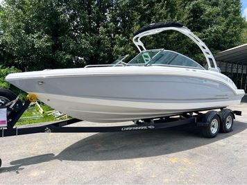 2023 Chaparral 23 SSi OB