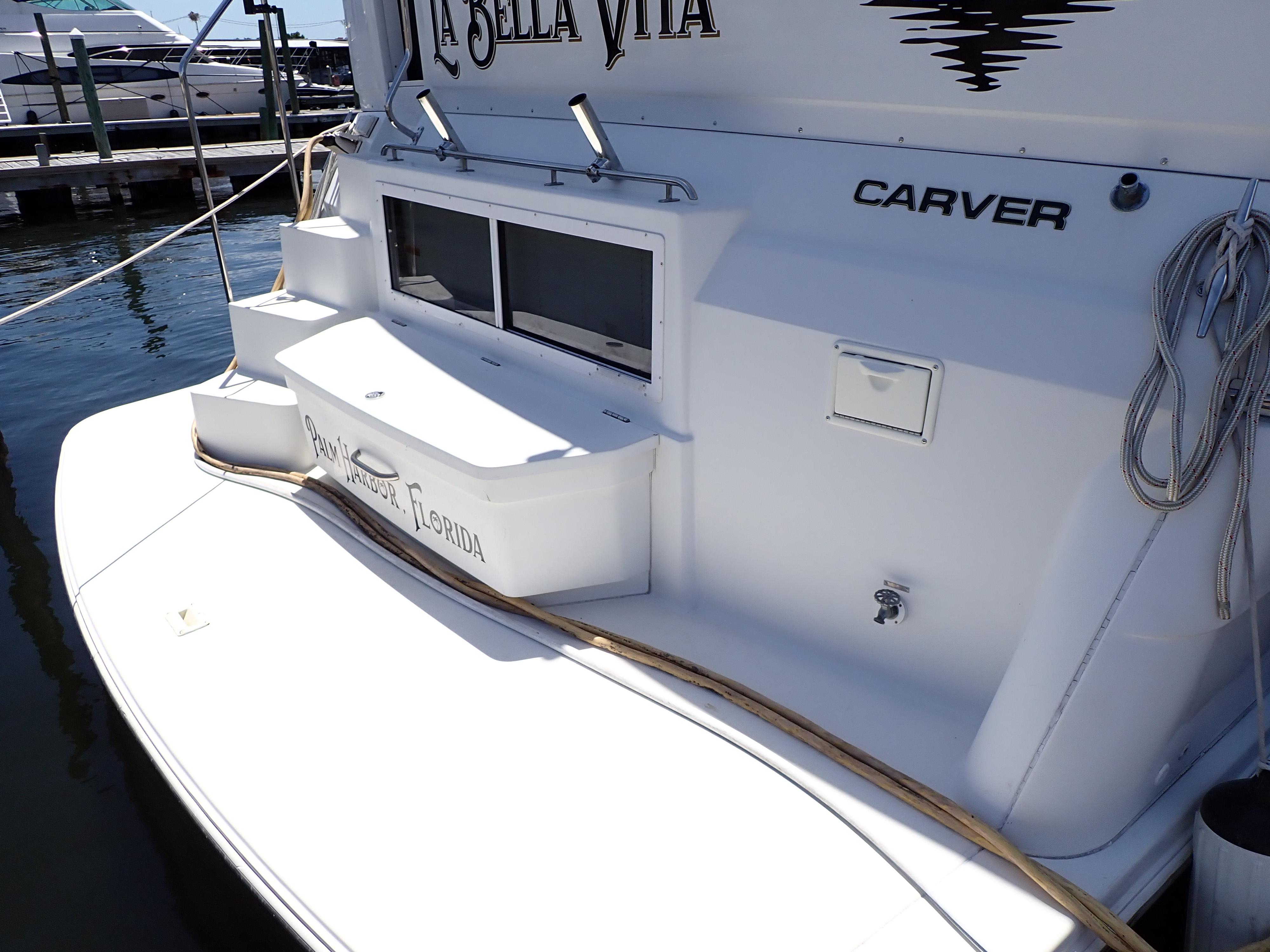 1998 Carver 445 Aft Cabin Motor Yacht