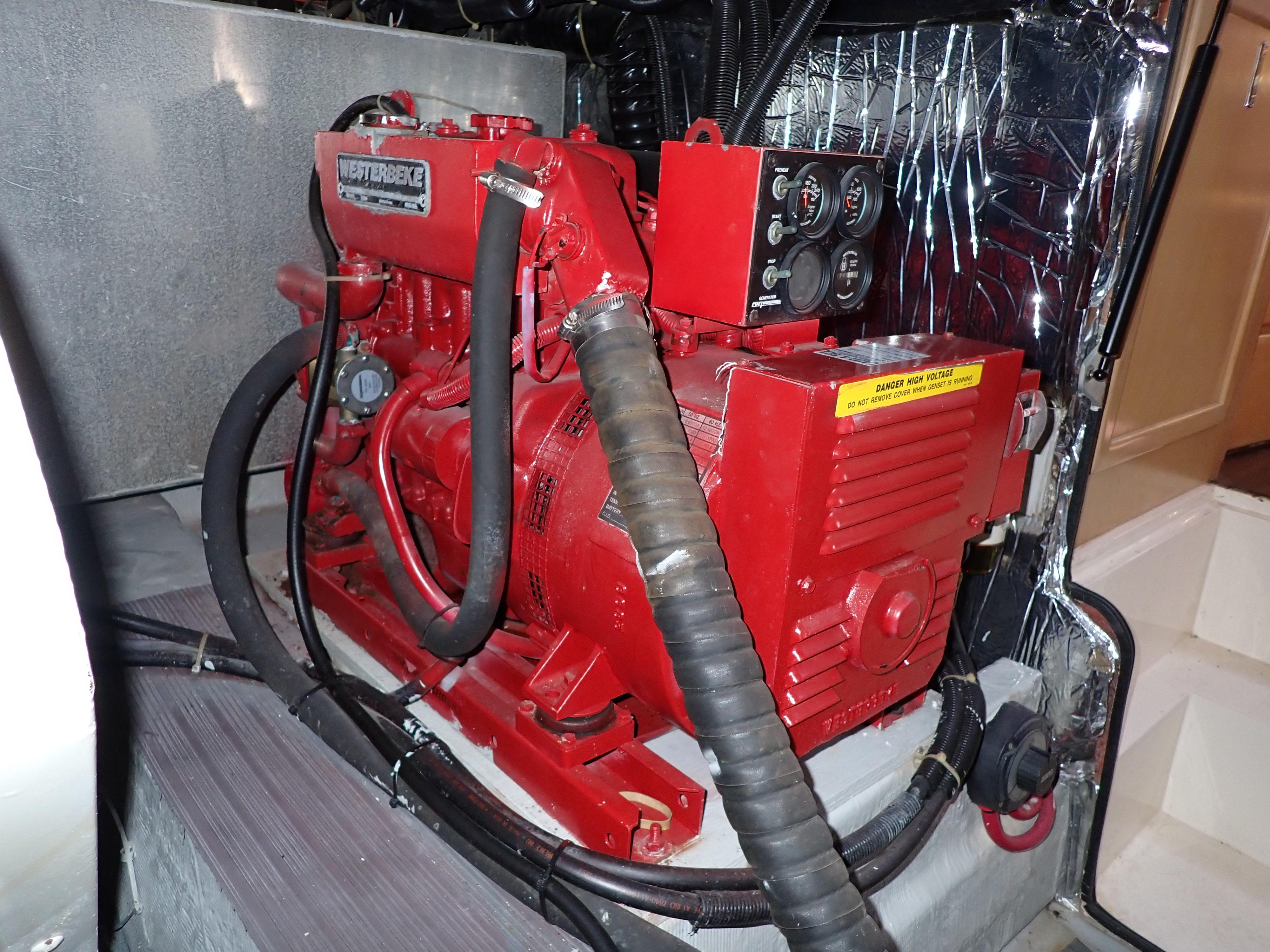 1998 Carver 445 Aft Cabin Motor Yacht