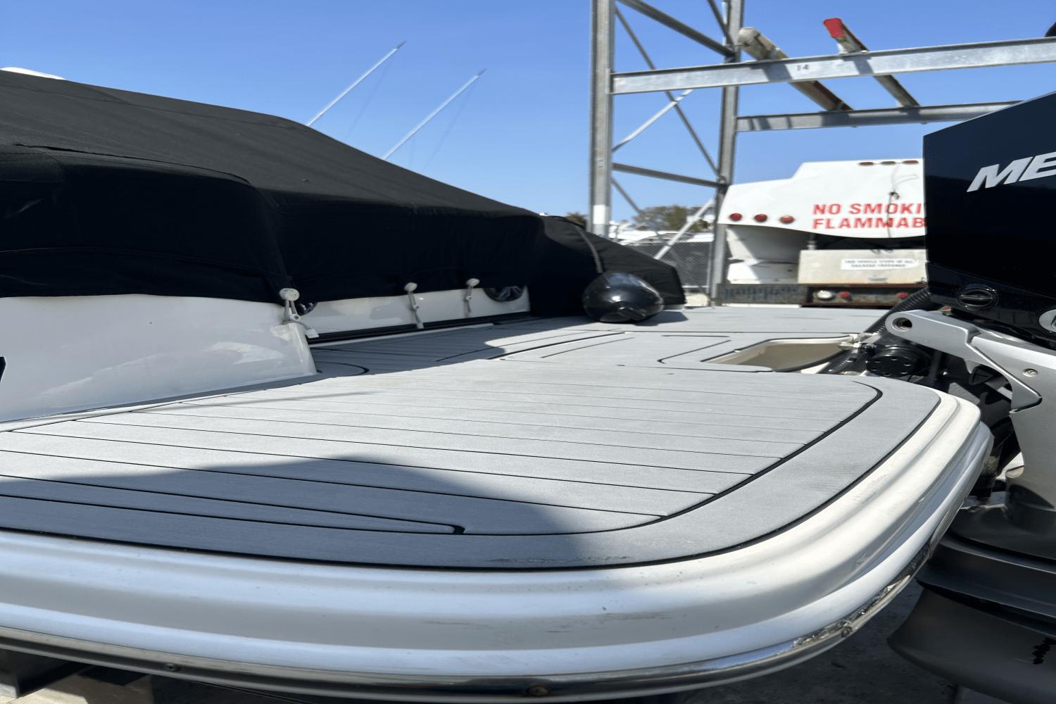 2019 Sea Ray 250 SDX Outboard