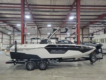 2022 Malibu Wakesetter Lsv 23