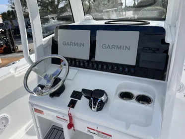 2024 Sea Hunt Gamefish 27 FS