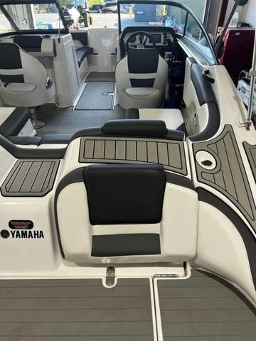 2022 Yamaha Boats SX210