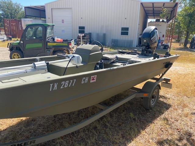 Shop Used 2013 Tracker Grizzly 1754 Side Console For Sale In Kingsbury ...