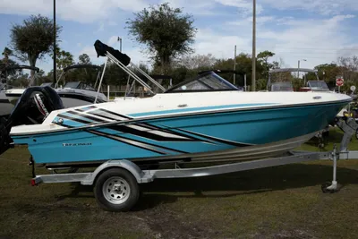 2023 Bayliner VR4 Bowrider - Outboard