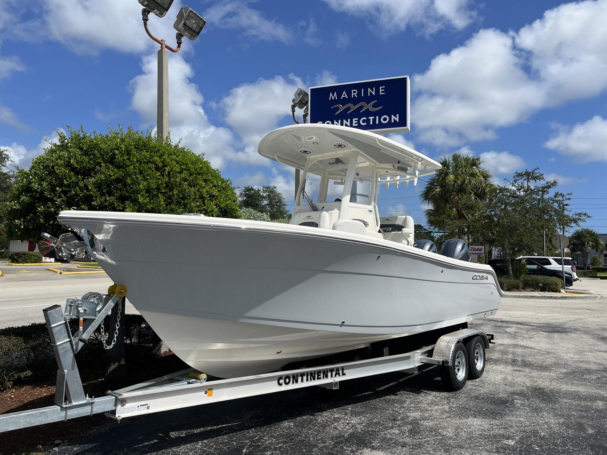 BRAND NEW Hurricane SunDeck 2690: Style, Comfort, Luxury. – Marine