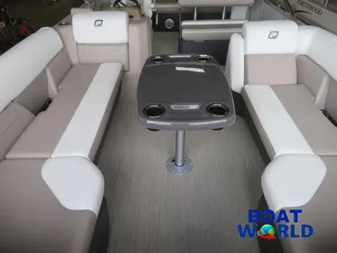 2024 Princecraft Vectra 23 RL Dinette Swingback Pontoon & Mercury 4