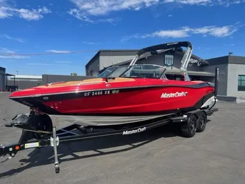 2019 MasterCraft XT25