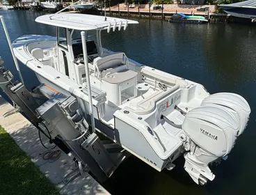 2022 Sea Hunt Ultra 305 SE