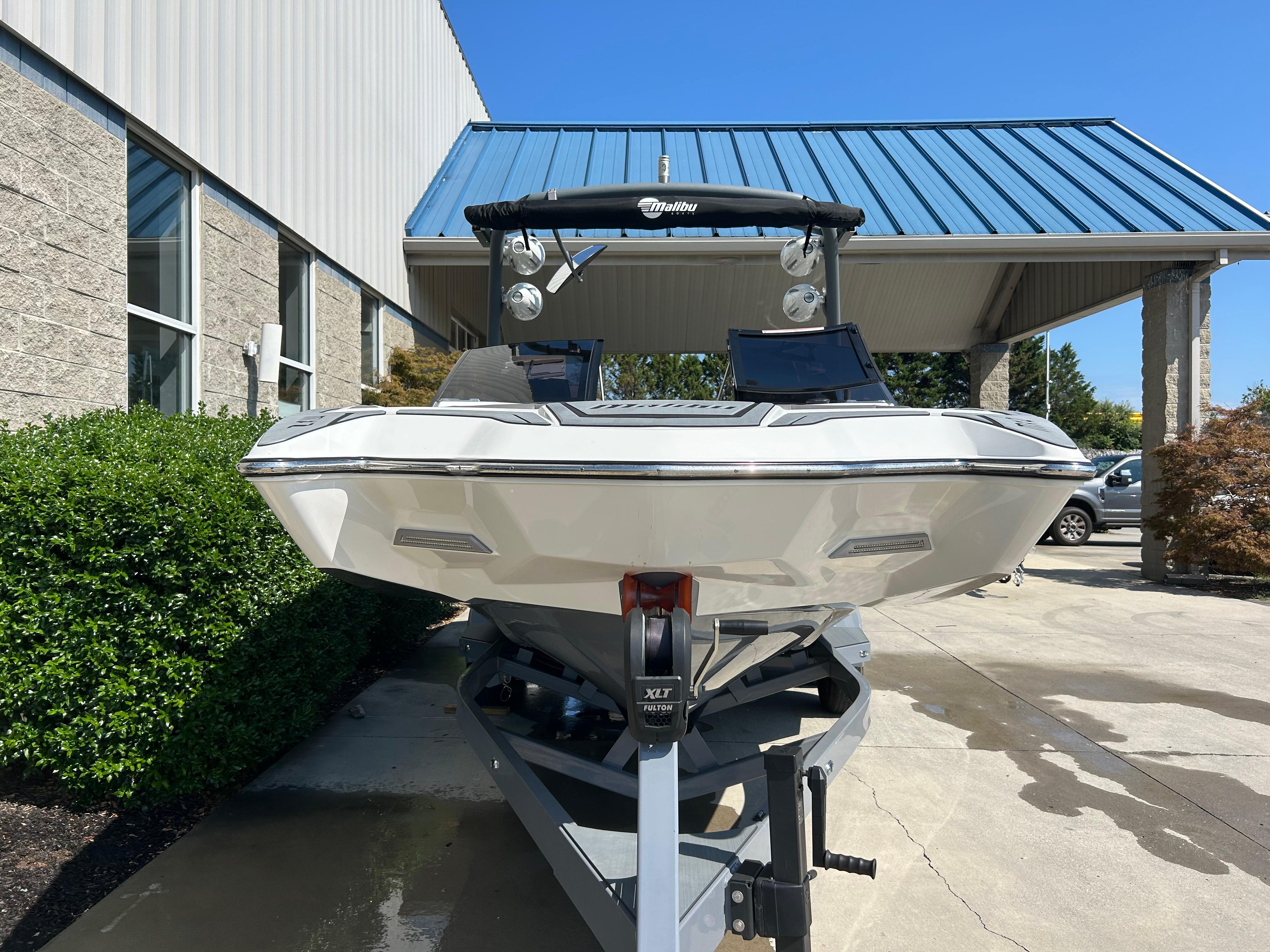 Used 2021 Malibu Wakesetter 24 MXZ, 37932 Knoxville - Boat Used 2021 Malibu Wakesetter 24 MXZ, 37932 Knoxville - Boat