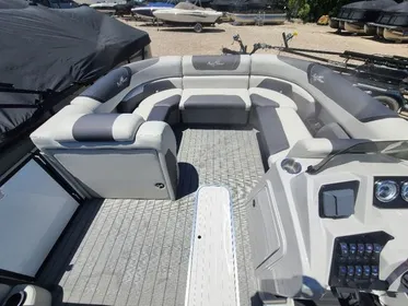 2022 SunChaser Geneva Cruise 22 LR PSB