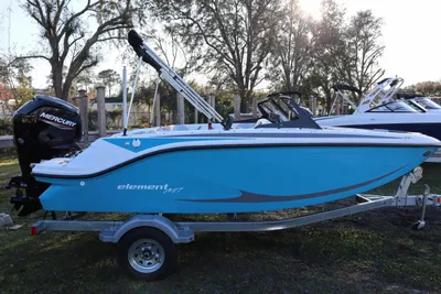 2023 Bayliner Element M17