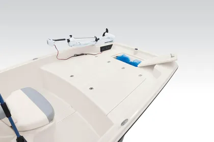 Mako Pro Skiff 17 CC