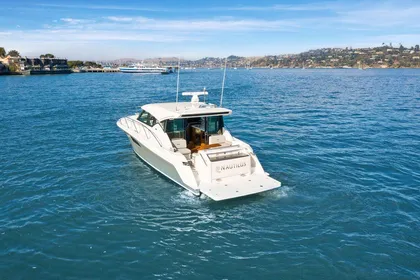 2018 Tiara Yachts C44 Coupe