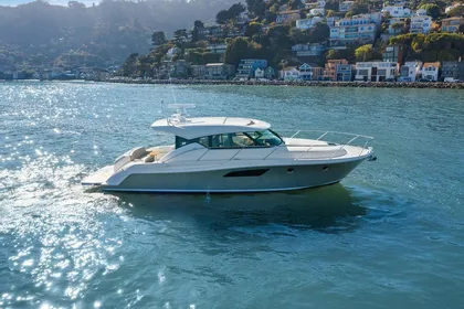 2018 Tiara Yachts C44 Coupe