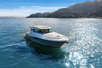 2018 Tiara Yachts C44 Coupe