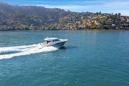 2018 Tiara Yachts C44 Coupe