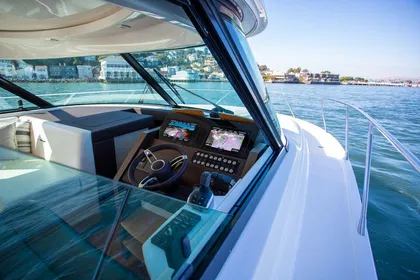 2018 Tiara Yachts C44 Coupe