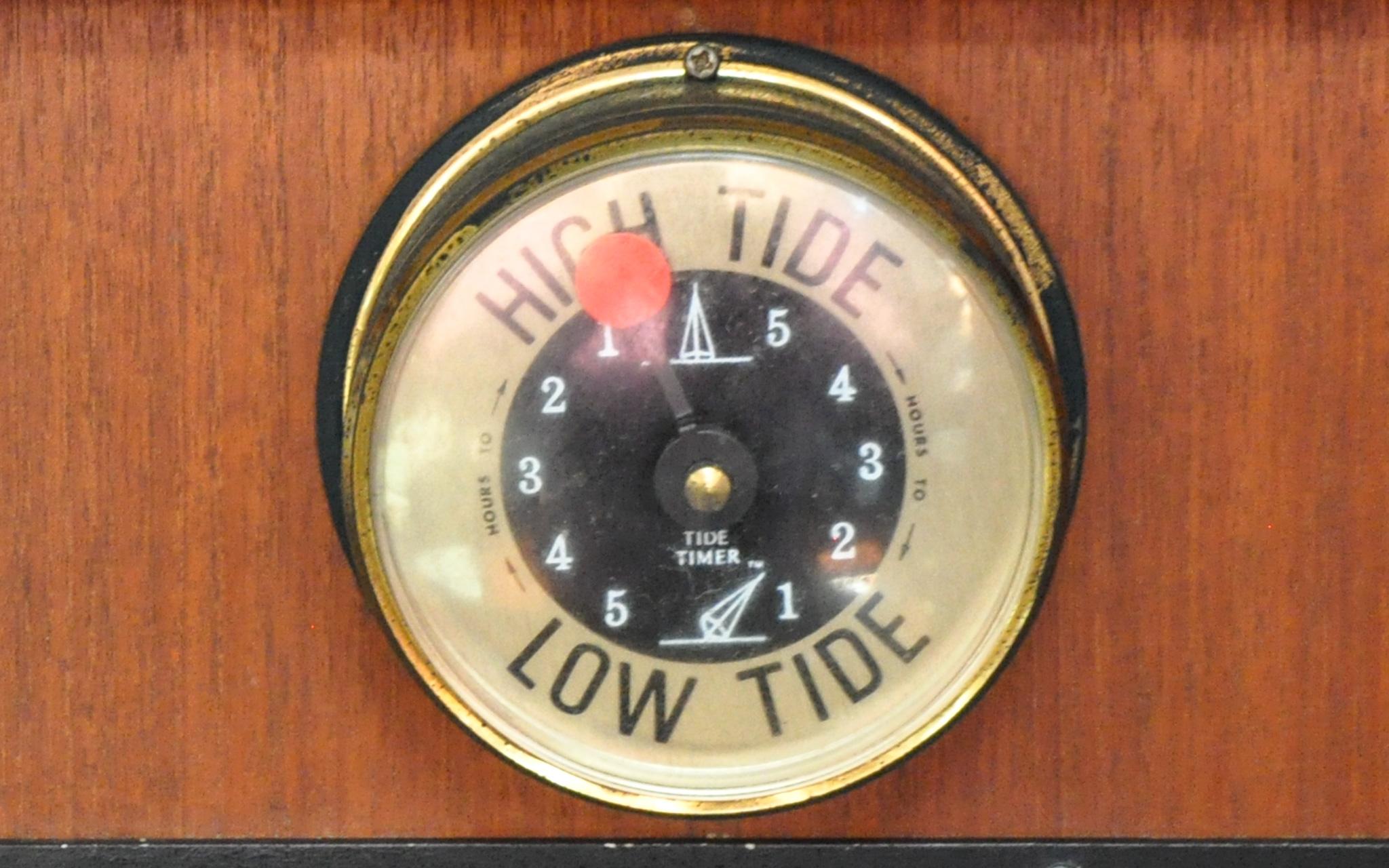 Hunter Legend 40.5 - Spirits - Navigation Station - Tide Clock
