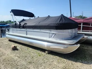 2023 SunChaser 22 LR