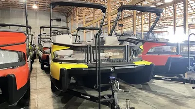 2023 Sea-Doo SWITCH SPORT 21' 230HP - NEON YELLOW