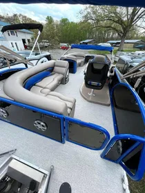 2024 Aloha Paradise 230 Double Bimini