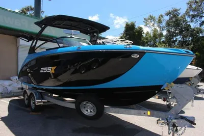 2023 Yamaha Boats 255XE