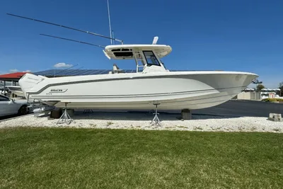 2024 Boston Whaler 330 Outrage