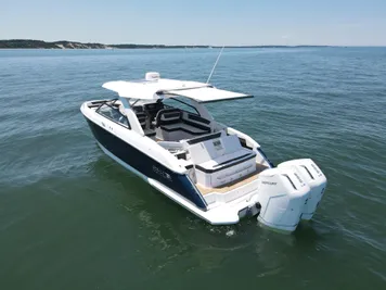 2024 Cobalt R35 Outboard