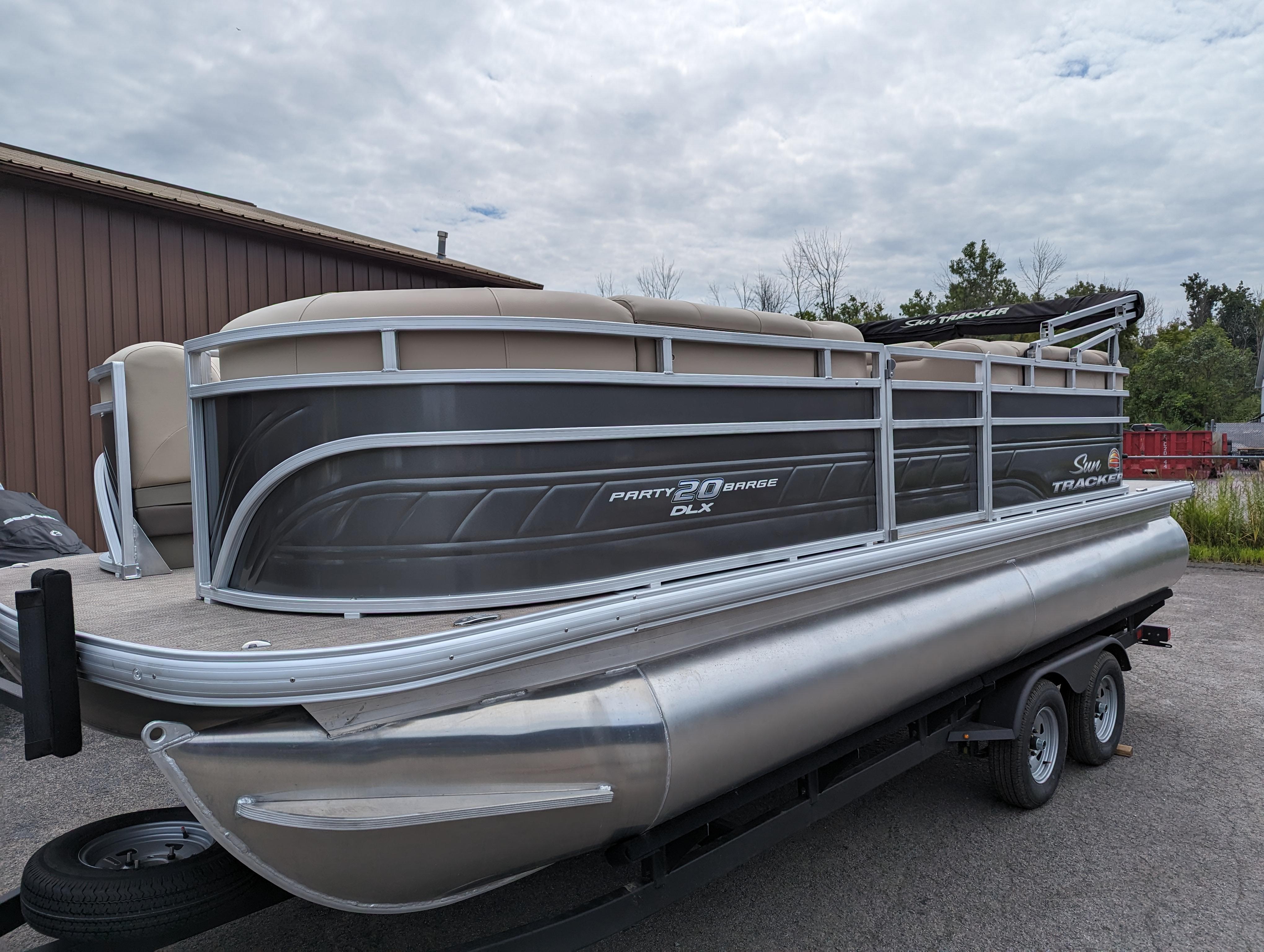 New 2024 Sun Tracker Party Barge 20 DLX, 14626 Rochester Boat Trader