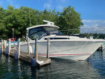 2023 Boston Whaler 325 Conquest