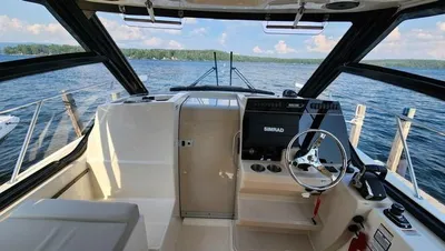 2023 Boston Whaler 325 Conquest