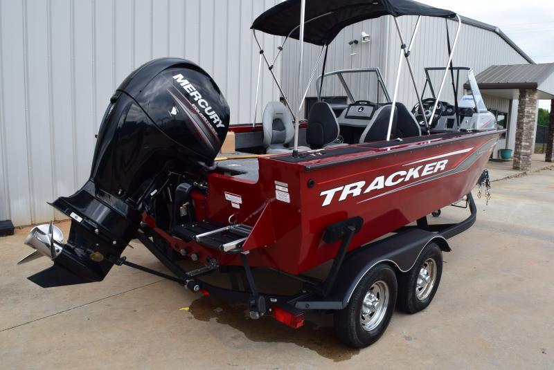 2019 Tracker Targa V18