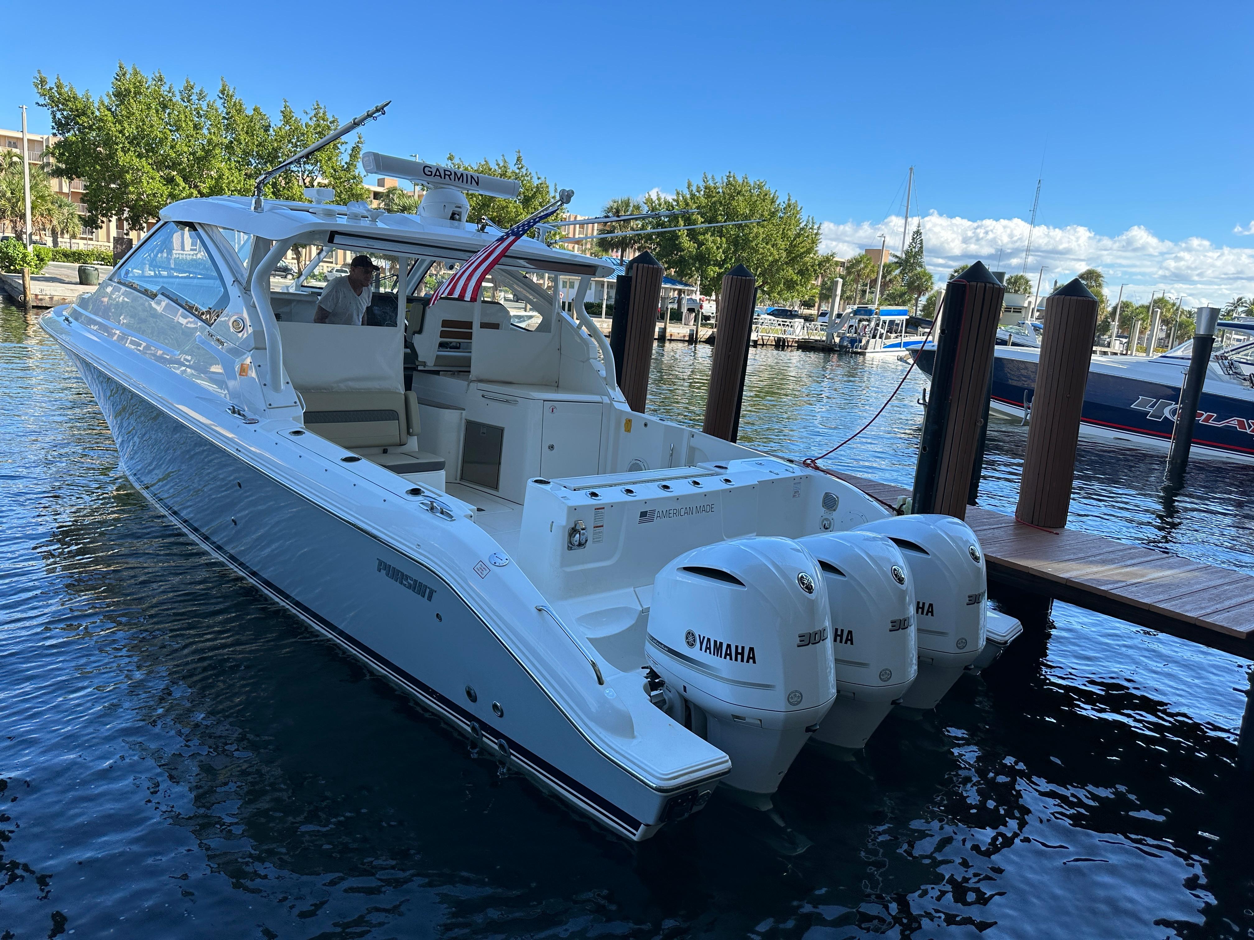 Used 2019 Pursuit 365 DC SeaKeeper, 33301 Fort Lauderdale - Boat Trader