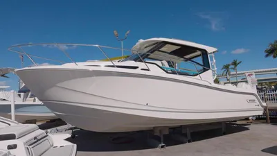 2024 Boston Whaler 325 Conquest