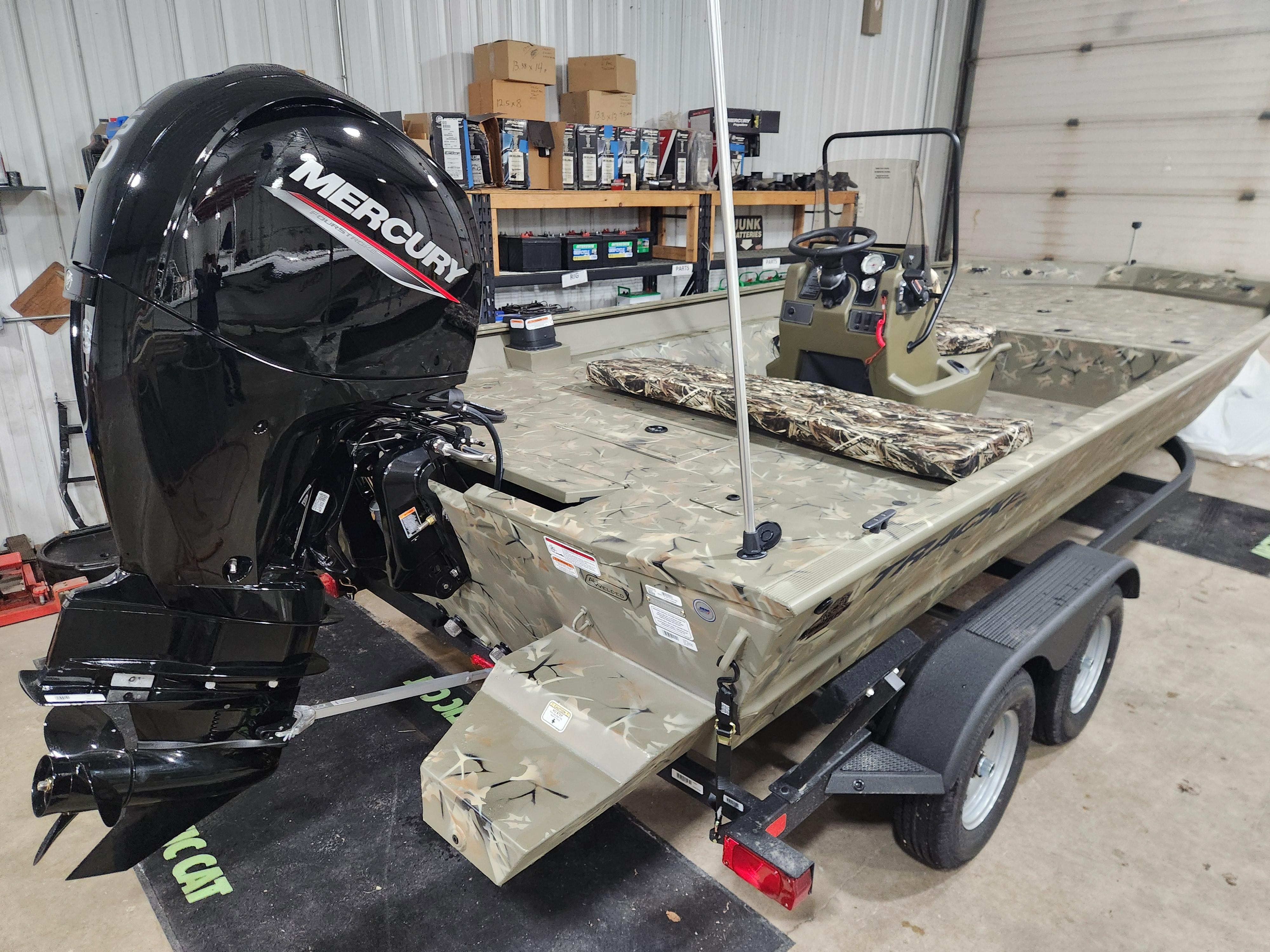 2024 Tracker Grizzly 2072 CC