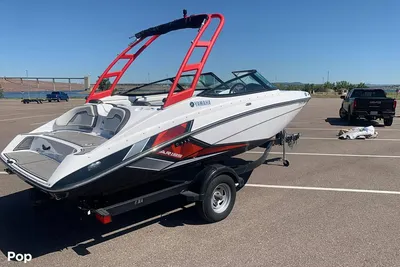 2018 Yamaha Boats AR 195