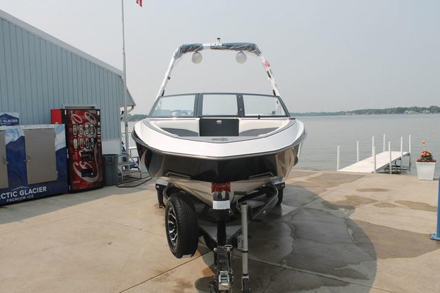2023 Axis Wake Research T220