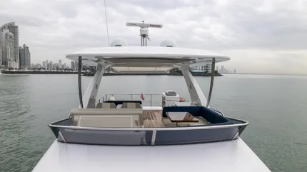 2017 Azimut Flybridge