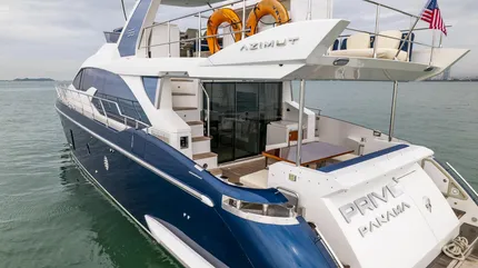 2017 Azimut Flybridge